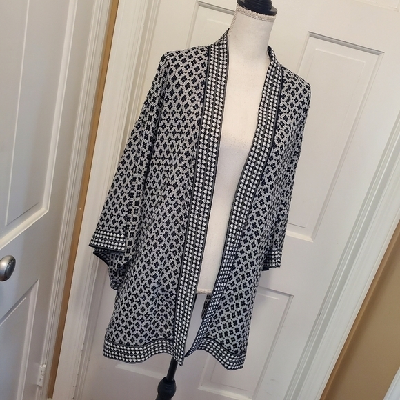 Max Studio Floral Print Kimono Size Large Black & White - Picture 7 of 11